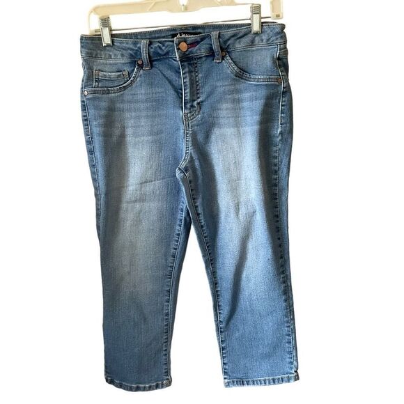 D Jeans Women's Capris Faded Denim Size 8 - Picture 1 of 13